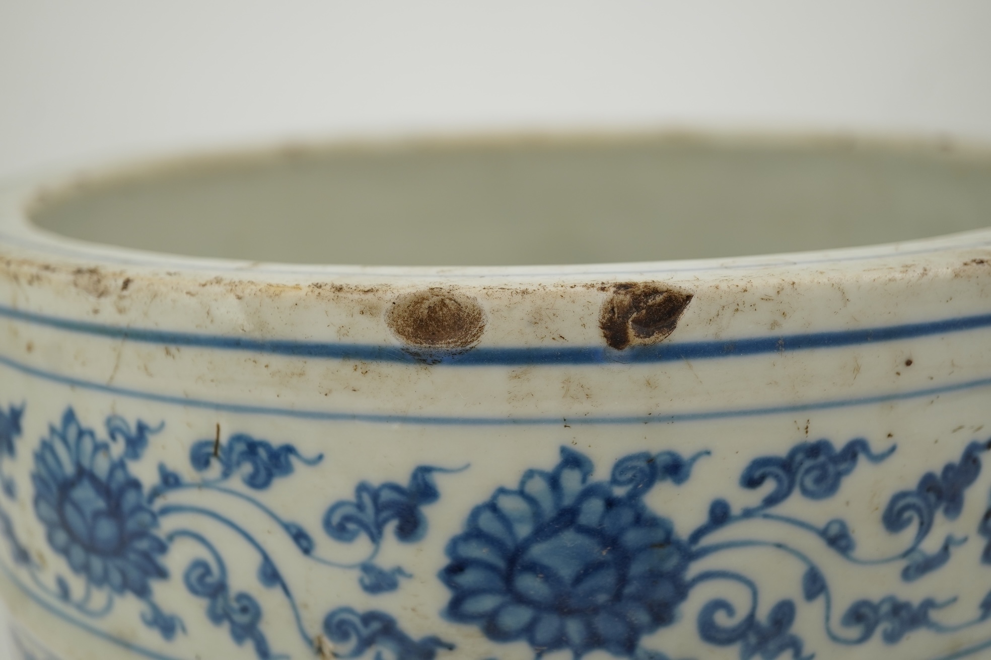 A large Chinese blue and white tripod censer, Ming Dynasty, 16th century